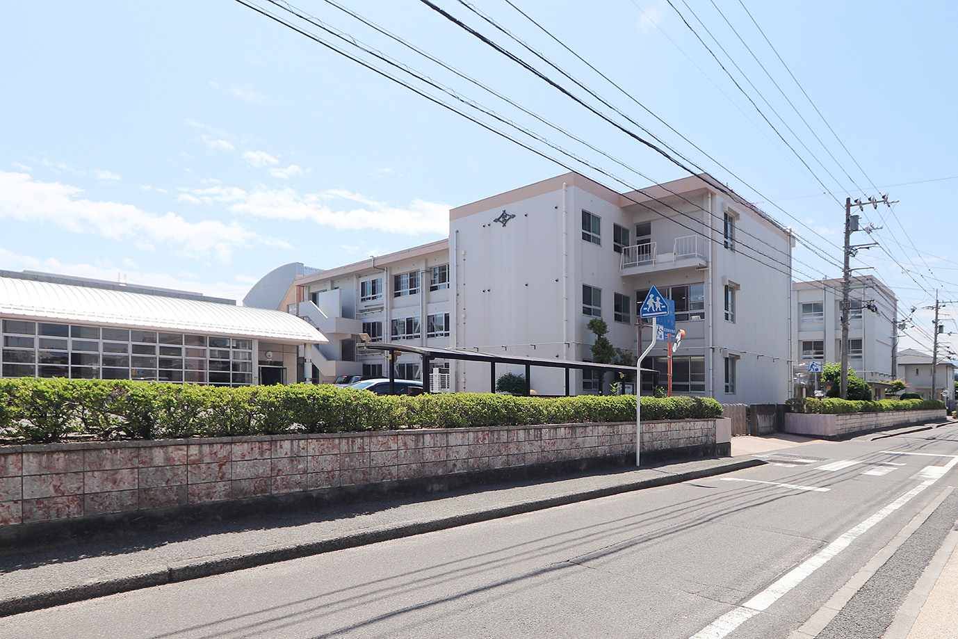 余土小学校
